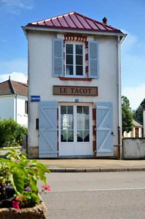 Le Tacot